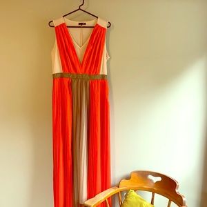 Ryu Long Pleated Dress size Large